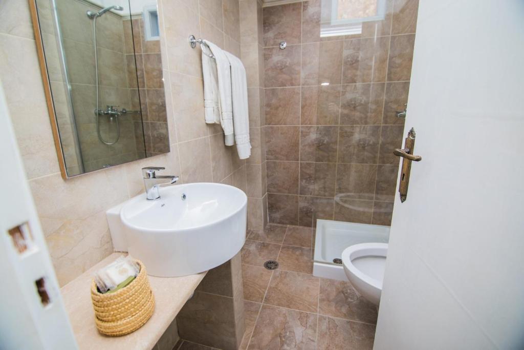 Niriides Hotel Apartments - Apartamento Con Terraza