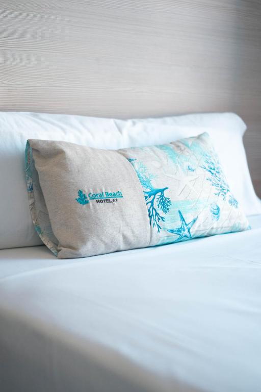 Coral beach house & food - Single Room