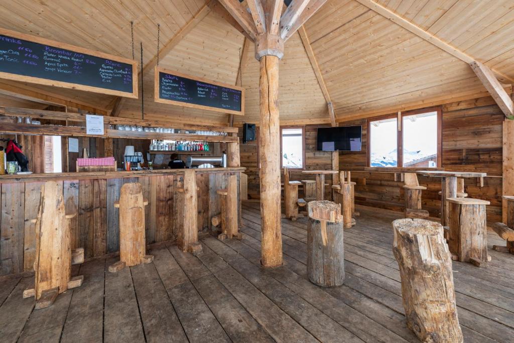 Lounge nebo bar v ubytování Heuberge