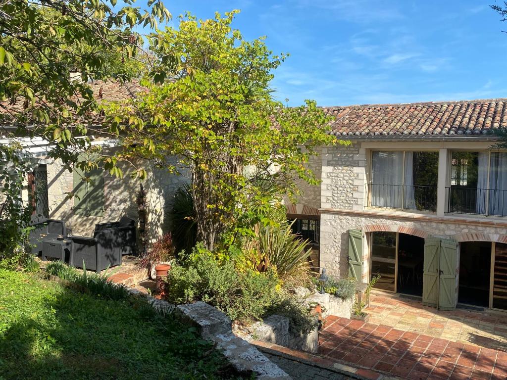 Vonkajšia záhrada v ubytovaní La Caza du quercy