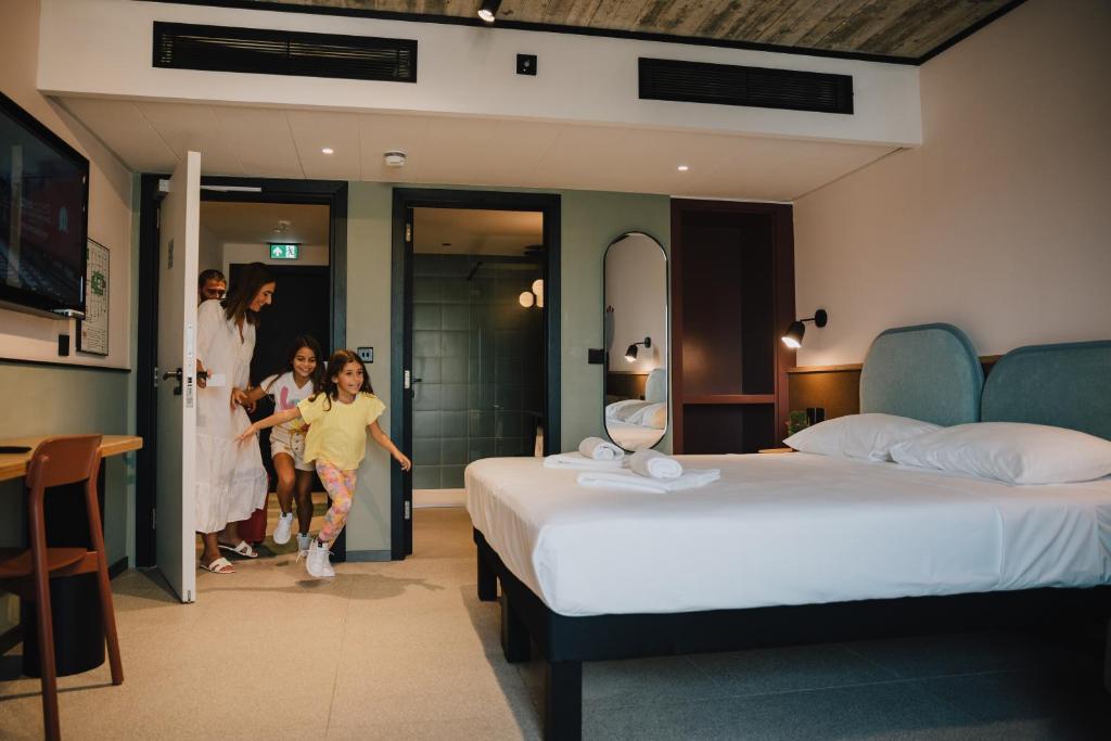 Кровать или кровати в номере ibis Styles ST Pauls Bay Malta