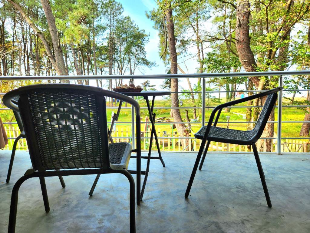 Balkón nebo terasa v ubytování beachfront apartments ,,kapro-one,,
