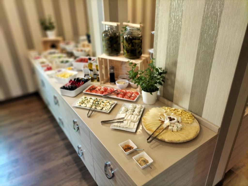 Jídlo v aparthotelu nebo okolí