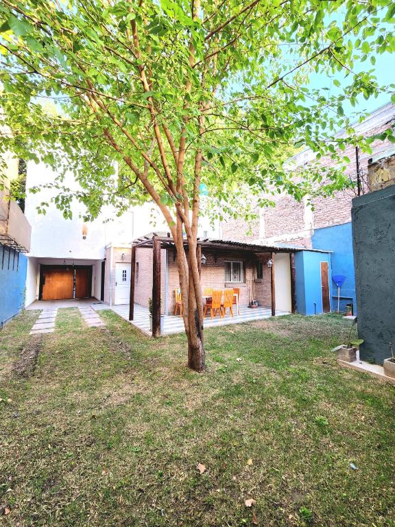 Modern house with garden close to Arístides - Three-Bedroom House