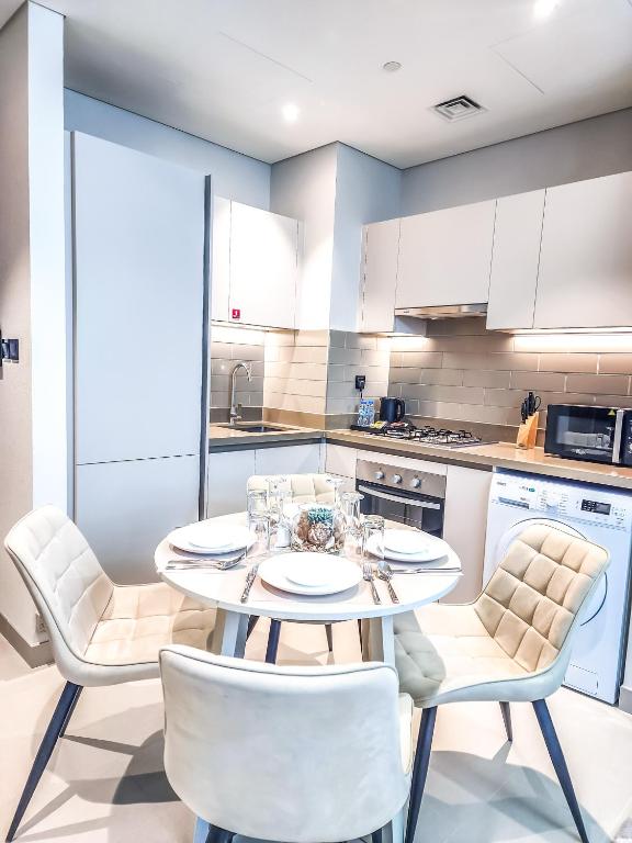 Fotografie z fotogalerie ubytování STAY BY LATINEM Luxury 1BR Holiday Home CV DONT LIST v Dubaji