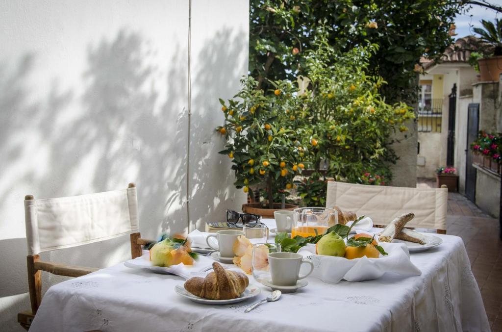 Taonasi Taormina Apartments - 16