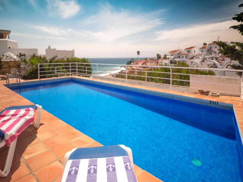 The swimming pool at or close to Villa Azahara