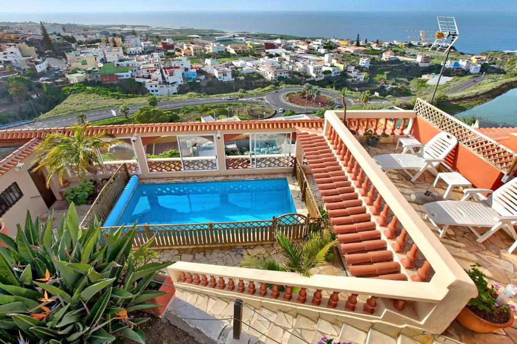 The swimming pool at or close to Villa Petite Paradise
