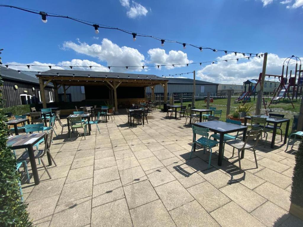 Lovely 2-Bed House in Isle of Sheppey Kent - Housity