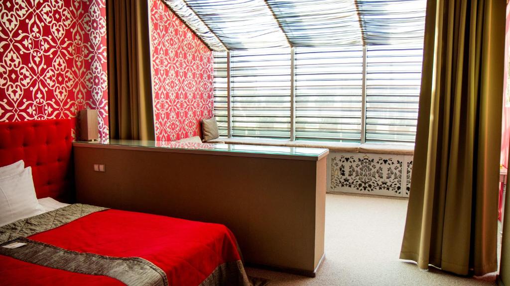 Boutique Spa Casino Hotel Lybid Plaza - Luxe Tweepersoonskamer Met Extra Bed
