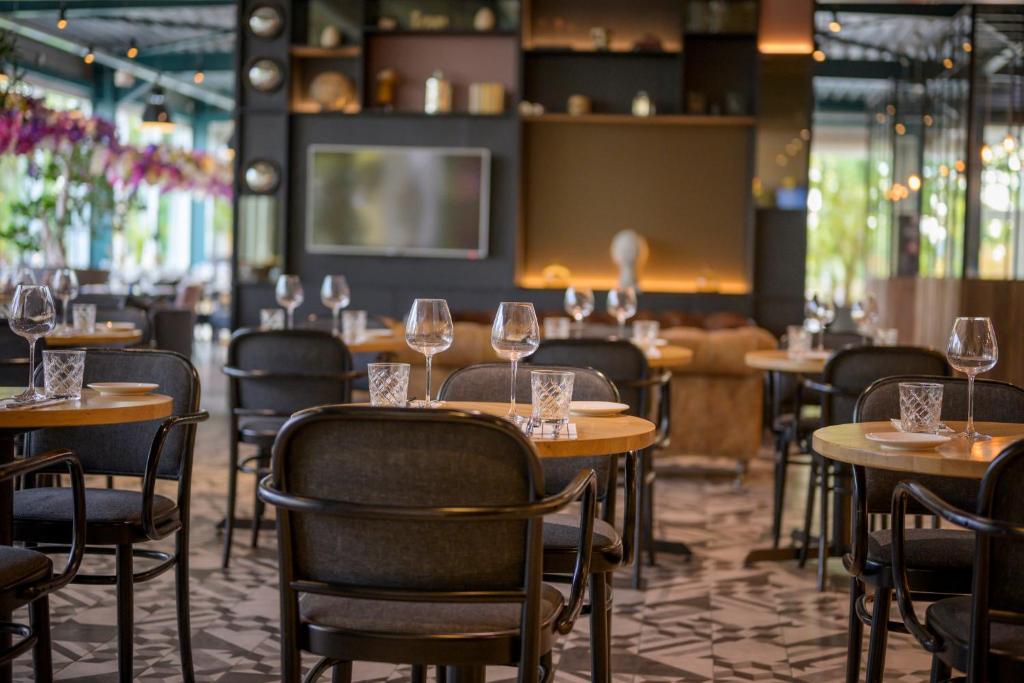 Restaurace v ubytování Holiday Inn Hotel Brussels Airport by IHG