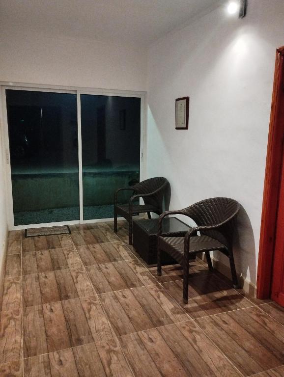 Area soggiorno di Dovass Self Catering Apartments