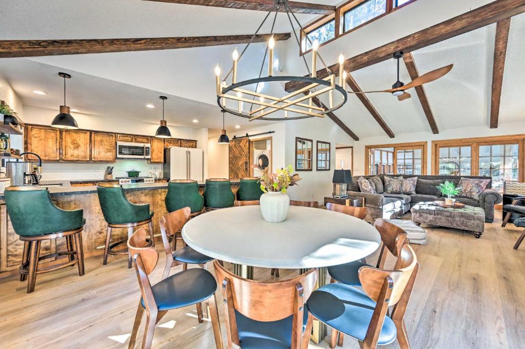 Serene Flagstaff Getaway with Deck and Fire Pit!, Flagstaff Updated