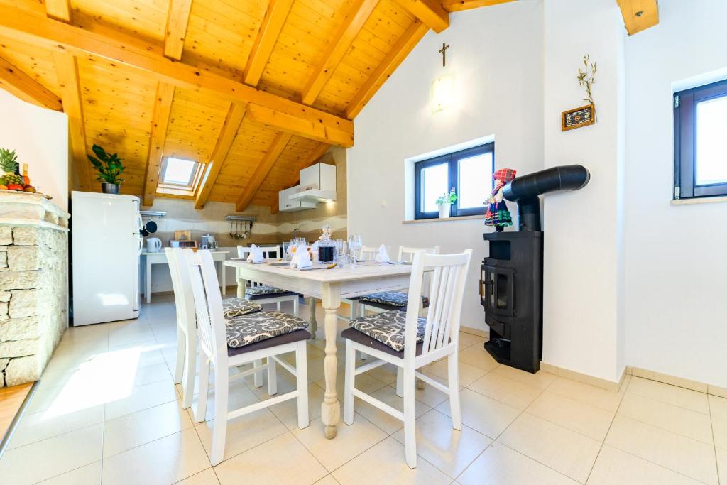 Kuchyň nebo kuchyňský kout v ubytování Apartman Marina