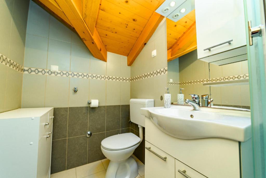 Koupelna v ubytování Apartman Marina