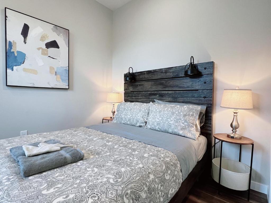 Stay at Luna on Ridge Ave - One-Bedroom Apartment