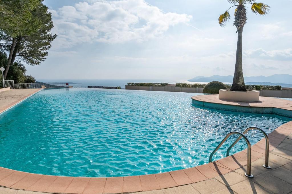 Zdjęcie z galerii obiektu Studio With Swimming Pool In A Quiet Area w mieście Mougins