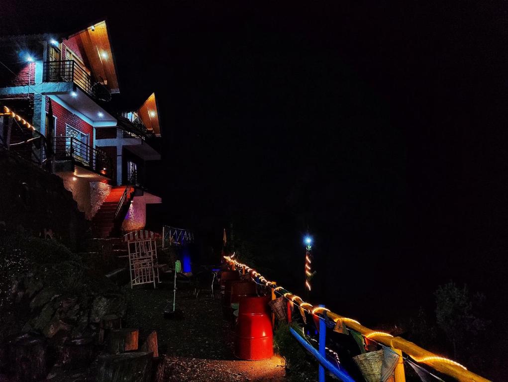 Fotografie z fotogalerie ubytování Gadegal Homestay Narkanda - Rooms & Pahadi Café v destinaci Šimla