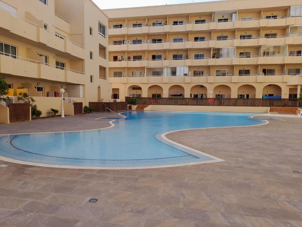 Bazén v ubytovaní Apartamento Marineda alebo v jeho blízkosti