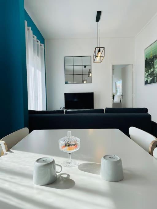 Zdjęcie z galerii obiektu Luxurious 2 rooms - Direct Town Hall - Old Port - w Marsylii