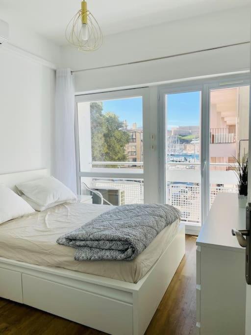 Zdjęcie z galerii obiektu Luxurious 2 rooms - Direct Town Hall - Old Port - w Marsylii