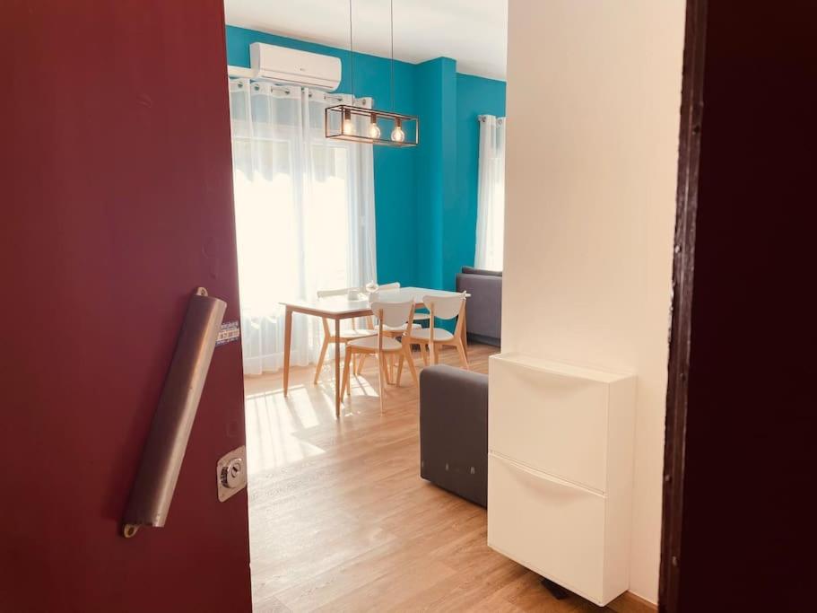 Zdjęcie z galerii obiektu Luxurious 2 rooms - Direct Town Hall - Old Port - w Marsylii
