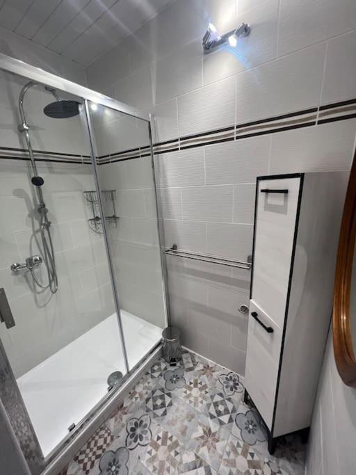 Zdjęcie z galerii obiektu Luxurious 2 rooms - Direct Town Hall - Old Port - w Marsylii