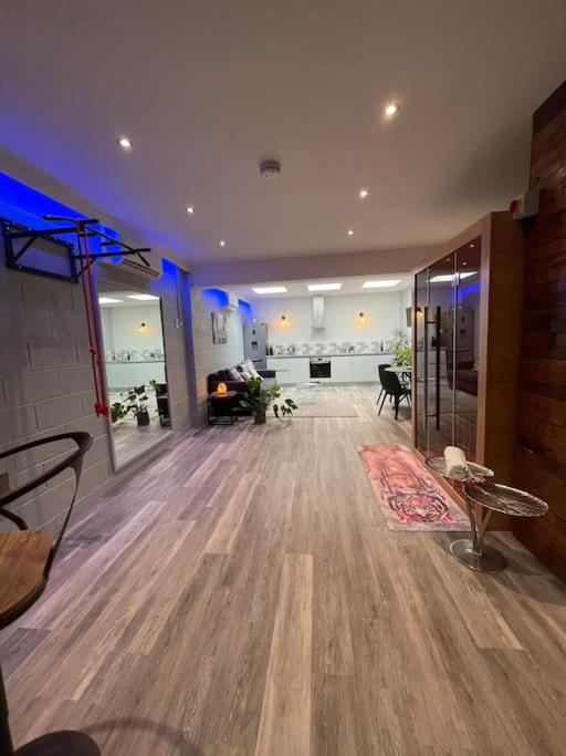 Terry’s yard, southville, Bristol, Bristol (updated prices 2024)