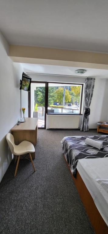 M7 Villa Bed& Bistro - Double Room With Balcony