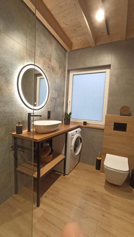 Kúpeľňa v ubytovaní Forest House Sasino-SPA Sauna Balia