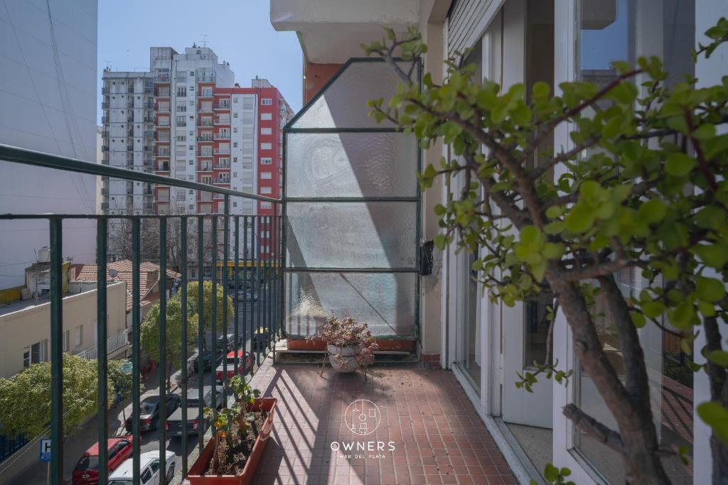 Apartamento con balcón con vistas a la ciudad en Cordoba & Colon en Mar del Plata