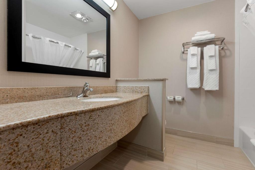 Best Western University Inn - Room King - Non-fumeurs Avec La Cheminée