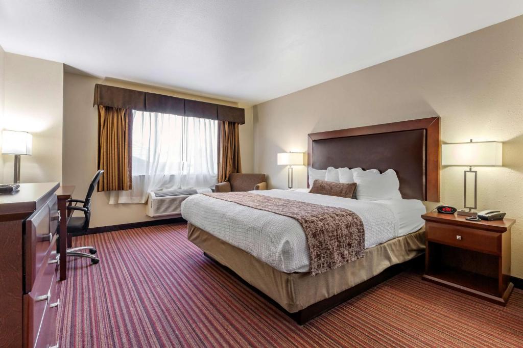 Best Western PLUS Sparta Trail Lodge - Room King Con Remolino Y Sofá - No Fumadores