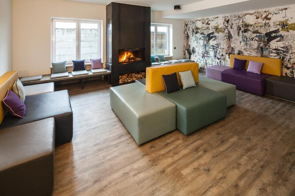 Posezení v ubytování Oberstdorf Hostel