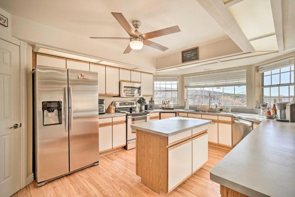 Lake Havasu City Escape with Private Backyard, Lake Havasu City