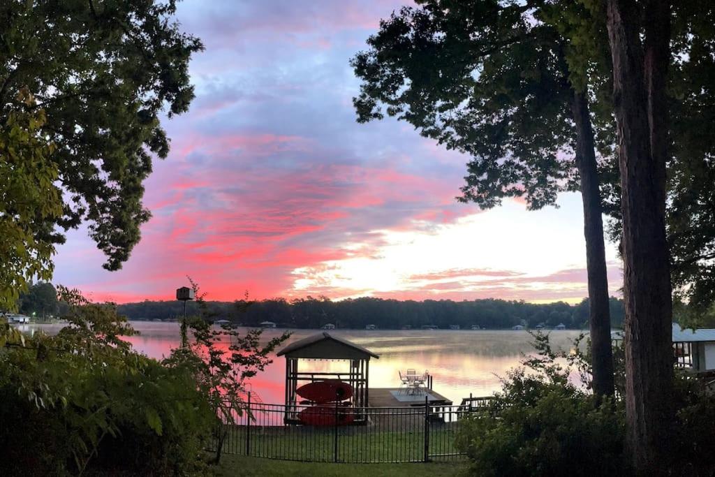 *Ridge House on Pea Hill Creek* private beach!, Henrico (updated prices