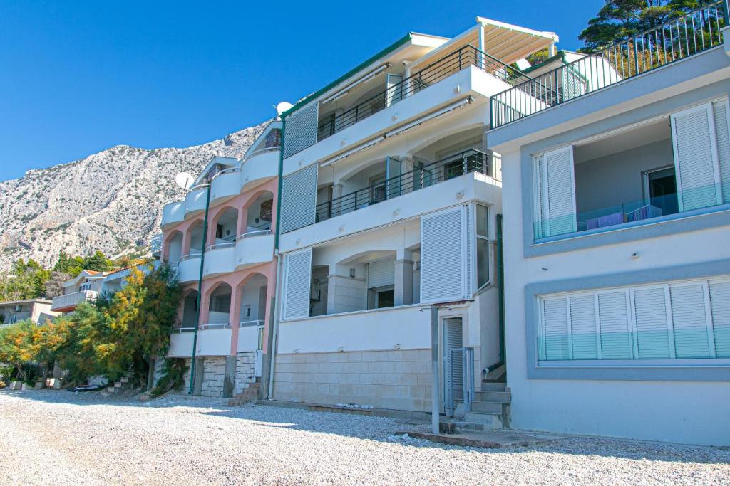 Nespecifikovaný výhled na hory nebo výhled na hory při pohledu z apartmánu