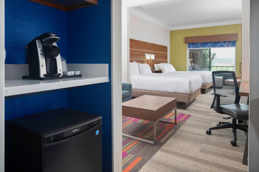 Postel nebo postele na pokoji v ubytování Holiday Inn Express & Suites Macon - I-475 by IHG