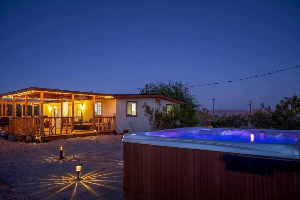 Vacation Home Compound at JT Desert Escape by Hi Desert Dwellings Hot