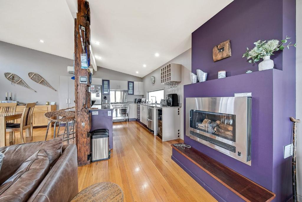 Ned Kelly's Retreat - Sophisticated style with modern convenience and  magical outlook, Jindabyne – Updated 2023 Prices