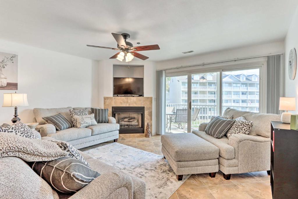 Parkview Bay Condo Resort Pools and Lake View!, Osage Beach (updated