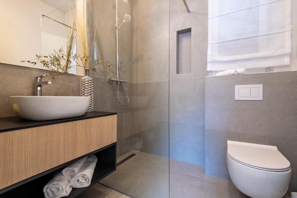 Kúpeľňa v ubytovaní Luxury Seaview Studio Apartment - Luna
