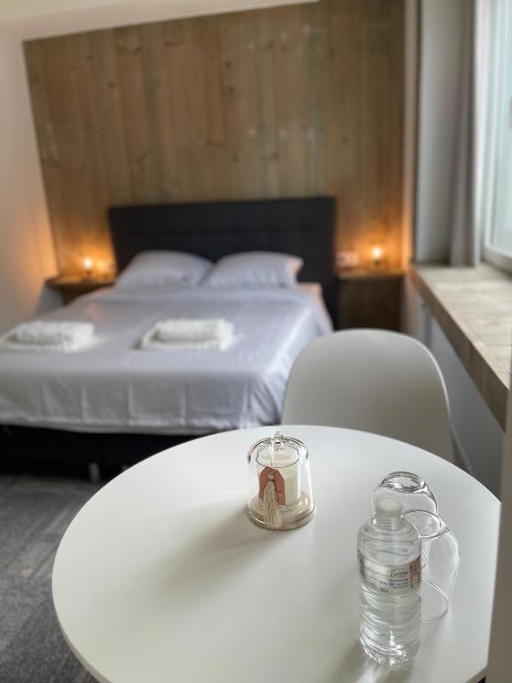 Prachtige kamer in centrum Brugge met badkamer ! - Double Double Double Room