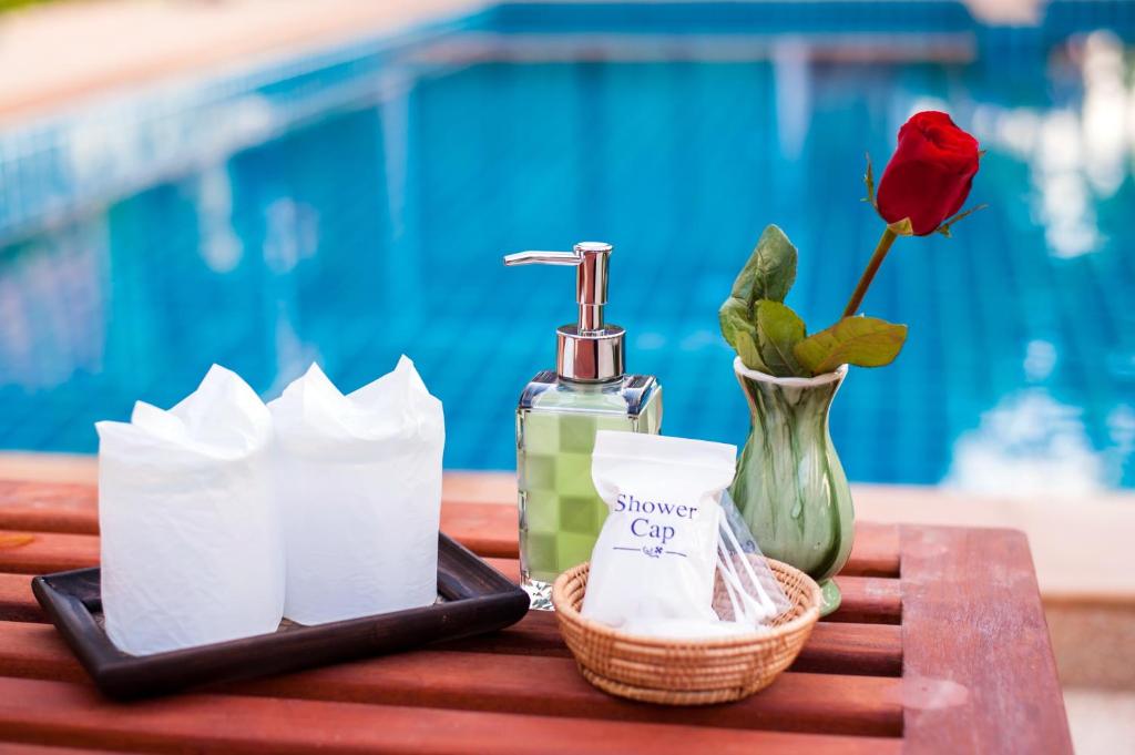 Bazén v ubytování Jinda Resort nebo v jeho okolí