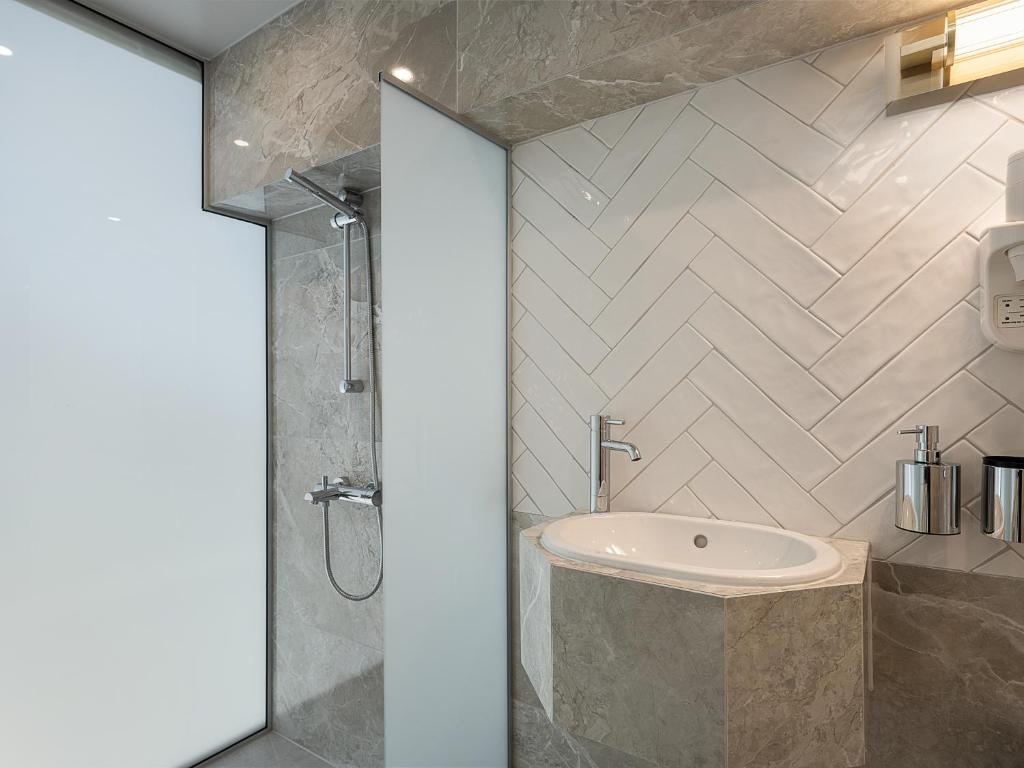 Elia Erato - Resim 40