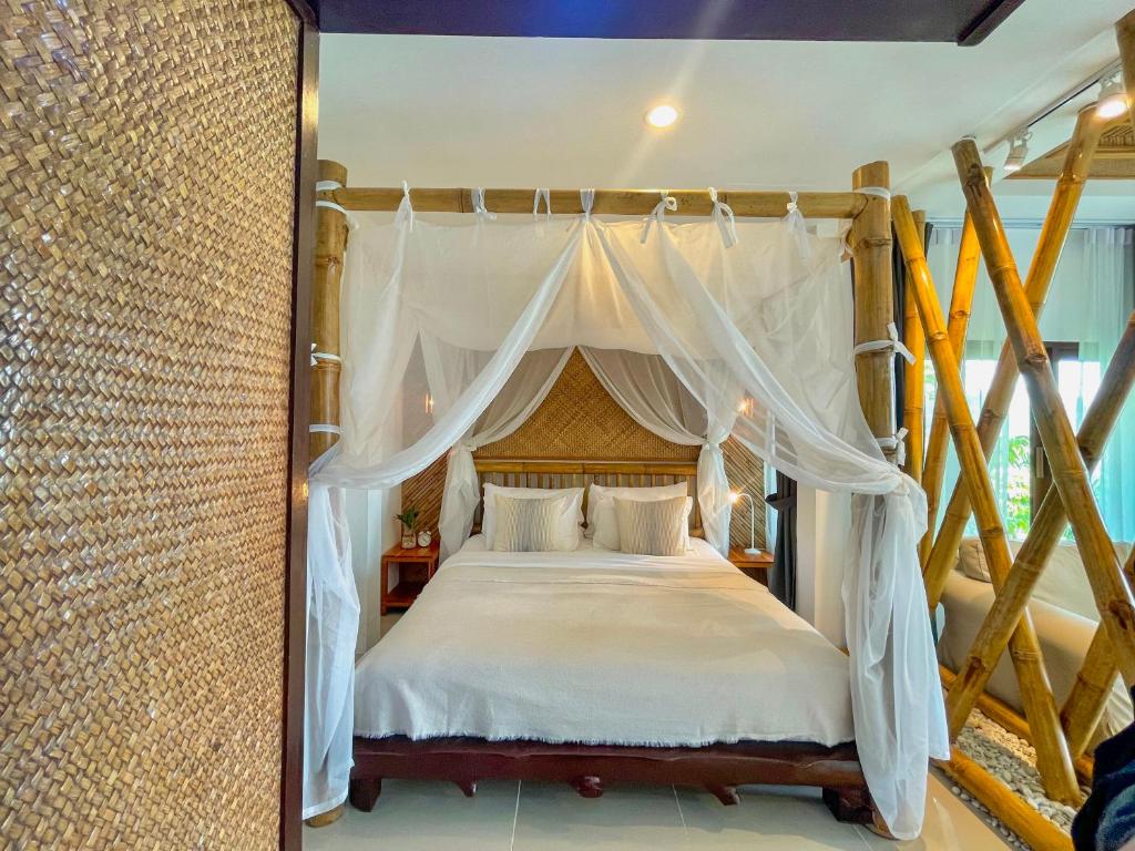 Baan Phuvara Retreat - Romantic Jacuzzi Mountain View Villas - 19