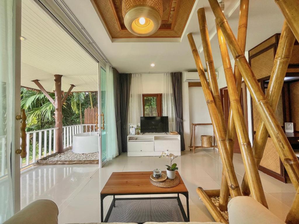 Baan Phuvara Retreat - Romantic Jacuzzi Mountain View Villas - 18