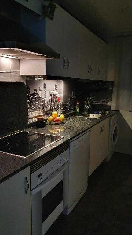 Kuchyňa alebo kuchynka v ubytovaní Apartamenty Deluxe - Los Naufragos -Torrevieja Costa Blanca