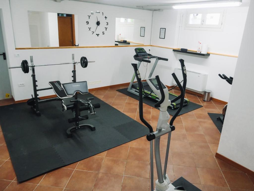 The fitness centre and/or fitness facilities at The Lake Home