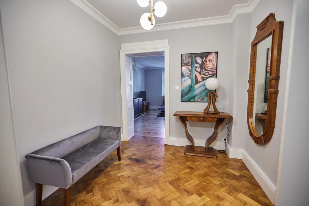 Posedenie v ubytovaní Art Deco Apartament dla 6 osób Chorzów/Katowice 6A